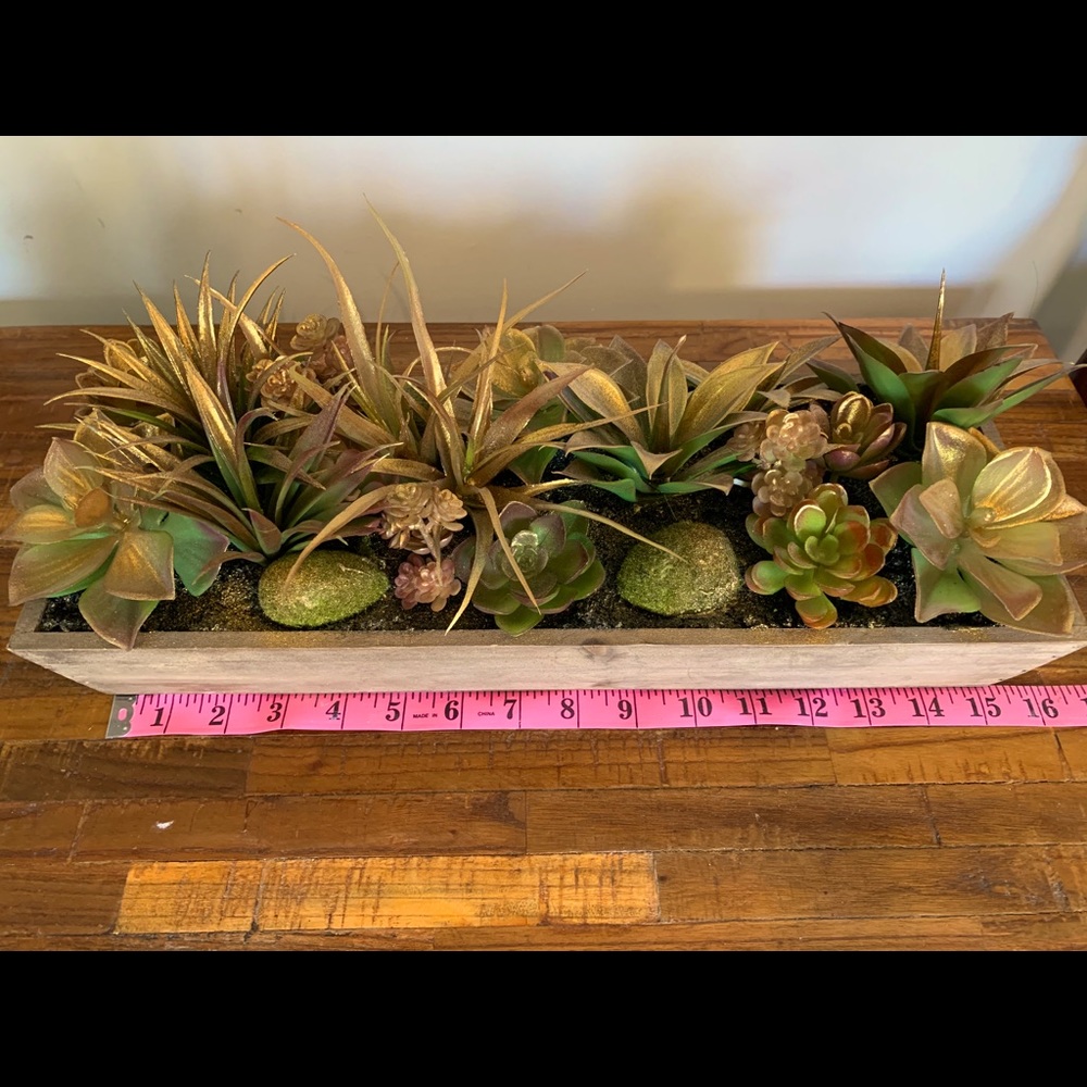 Gorgeous Pier 1 floral with wood base